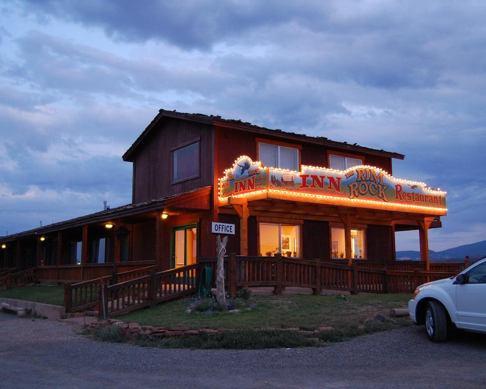 The Rim Rock Inn Торрі Екстер'єр фото