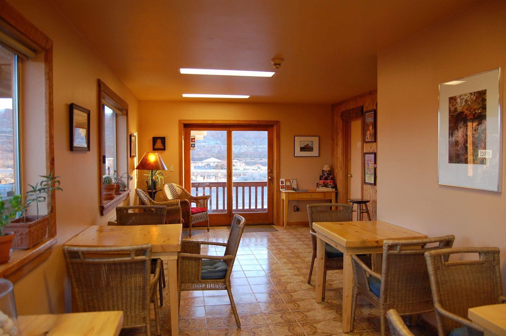 The Rim Rock Inn Торрі Екстер'єр фото